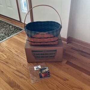 NIB Longaberger 1995 Traditions Collections Family Basket With Liner, Protector